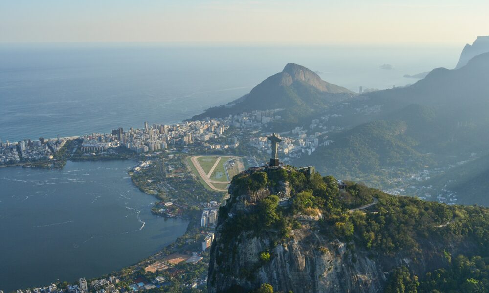 A cidade maravilhosa reserva restaurantes ainda mais incríveis, e reservando sua mesa pelo app do Get In, você não vai perder tempo nas filas e ainda vai poder aproveitar tudo que o Rio de Janeiro oferece. E se você é carioca mas ainda não conhece os melhores restaurantes da sua região, a gente tem ótimas recomendações nessa lista. Confira!