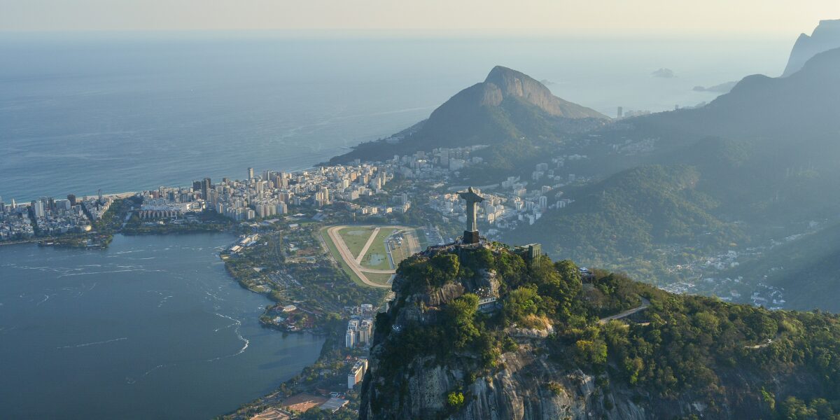 A cidade maravilhosa reserva restaurantes ainda mais incríveis, e reservando sua mesa pelo app do Get In, você não vai perder tempo nas filas e ainda vai poder aproveitar tudo que o Rio de Janeiro oferece. E se você é carioca mas ainda não conhece os melhores restaurantes da sua região, a gente tem ótimas recomendações nessa lista. Confira!